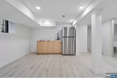 423 Aurora Avenue 1 #1, Cliffside Park, NJ 07010 - Photo 24