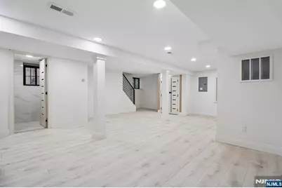 423 Aurora Avenue 1 #1, Cliffside Park, NJ 07010 - Photo 28