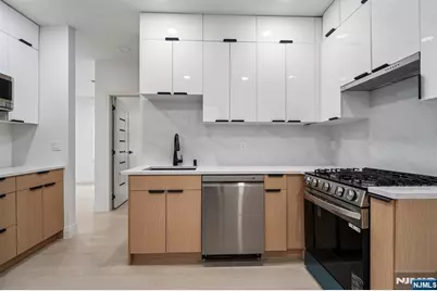 423 Aurora Avenue 1 #1, Cliffside Park, NJ 07010 - Photo 16