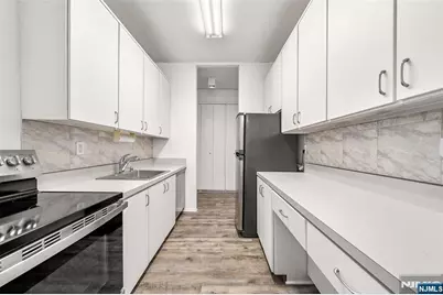 7855 Boulevard East 30H #30H, North Bergen, NJ 07047 - Photo 4