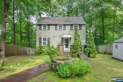 17 Highland Road, Bloomingdale, NJ 07403 - Photo 4