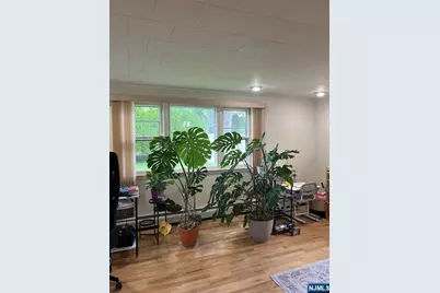 17-10 Radburn Road, Fair Lawn, NJ 07410 - Photo 16