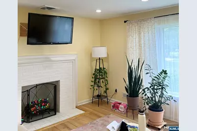 17-10 Radburn Road, Fair Lawn, NJ 07410 - Photo 2
