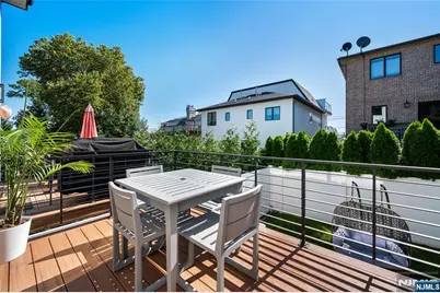 240 Clark Terrace B #B, Cliffside Park, NJ 07010 - Photo 14
