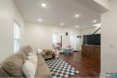 340 Simons Avenue, Hackensack, NJ 07601 - Photo 10