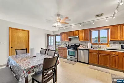 56 Hillcrest Avenue, Woodland Park, NJ 07424 - Photo 24