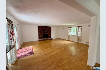 16-06 Jordon Road, Fair Lawn, NJ 07410 - Photo 4