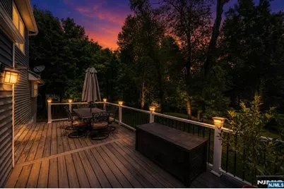 375 Queens Court, Ridgewood, NJ 07450 - Photo 4