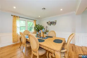 375 Queens Ct, Ridgewood, NJ 07450 - Photo 14