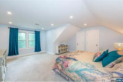 375 Queens Court, Ridgewood, NJ 07450 - Photo 32