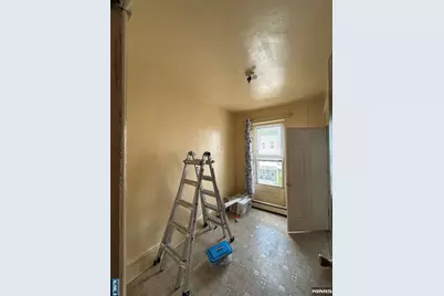 184 Van Horne Street, Jersey City, NJ 07304 - Photo 24