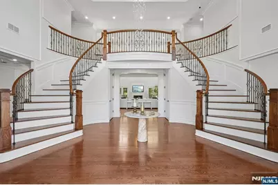 707 Black Hawk Lane, Franklin Lakes, NJ 07417 - Photo 4