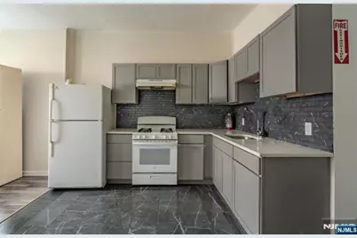 324 14th Avenue, Newark, NJ 07103 - Photo 1