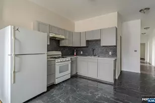 324 14th Ave, Newark, NJ 07103 - Photo 2