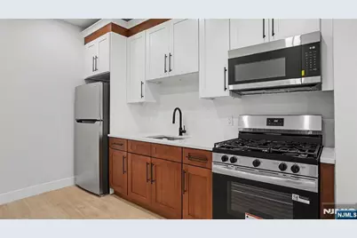 135 Bergen Avenue, Kearny, NJ 07032 - Photo 4