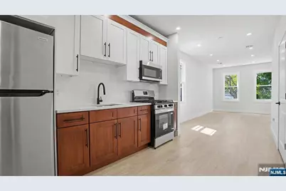 135 Bergen Avenue, Kearny, NJ 07032 - Photo 16