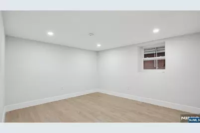 135 Bergen Avenue, Kearny, NJ 07032 - Photo 28