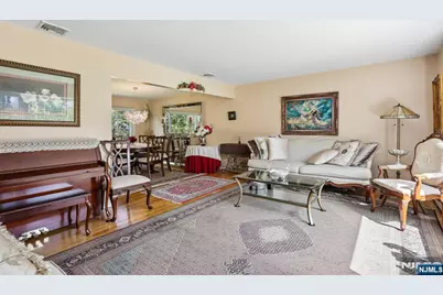 347 Alan Drive, Paramus, NJ 07652 - Photo 8