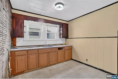 292 Maple Avenue, East Orange, NJ 07017 - Photo 6