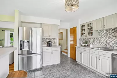 145 Sutton Place, New Milford, NJ 07646 - Photo 12