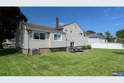 145 Sutton Place, New Milford, NJ 07646 - Photo 26
