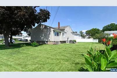 145 Sutton Place, New Milford, NJ 07646 - Photo 28