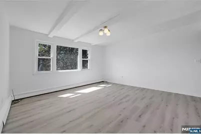 133 Summit Avenue, Elmwood Park, NJ 07407 - Photo 36