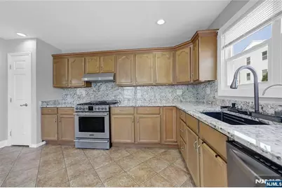 133 Summit Avenue, Elmwood Park, NJ 07407 - Photo 20