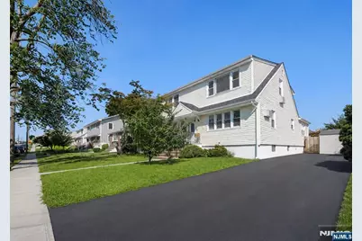 133 Summit Avenue, Elmwood Park, NJ 07407 - Photo 4