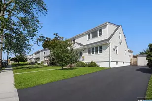 133 Summit Ave, Elmwood Park, NJ 07407 - Photo 4