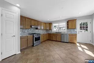 133 Summit Ave, Elmwood Park, NJ 07407 - Photo 18