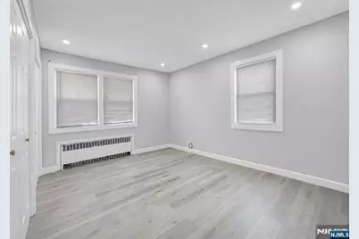 133 Summit Avenue, Elmwood Park, NJ 07407 - Photo 24