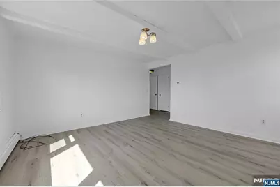 133 Summit Avenue, Elmwood Park, NJ 07407 - Photo 34