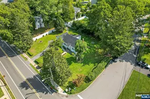 10 Knickerbocker Rd, Demarest, NJ 07627 - Photo 1