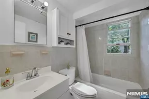 10 Knickerbocker Rd, Demarest, NJ 07627 - Photo 20