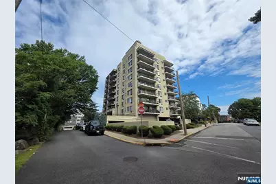1 Wall Street 8D #8D, Fort Lee, NJ 07024 - Photo 2