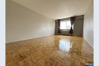 2185 Lemoine 8M #8M, Fort Lee, NJ 07024 - Photo 32