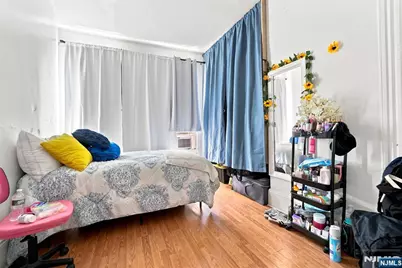 913 Summit Avenue, Union City, NJ 07087 - Photo 14