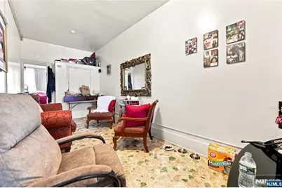 913 Summit Avenue, Union City, NJ 07087 - Photo 18