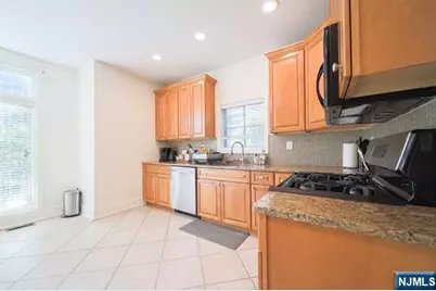 148 Hudson Cove 148 #148, Edgewater, NJ 07020 - Photo 30