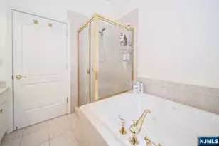 148 Hudson Cove 148, Edgewater, NJ 07020 - Photo 20