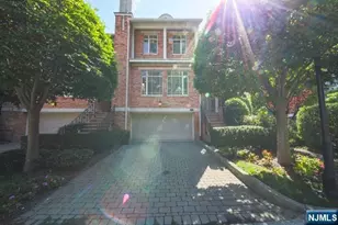 148 Hudson Cove 148, Edgewater, NJ 07020 - Photo 1