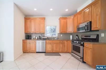 148 Hudson Cove 148 #148, Edgewater, NJ 07020 - Photo 28