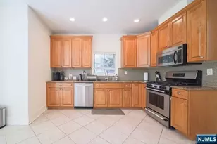 148 Hudson Cove 148, Edgewater, NJ 07020 - Photo 28