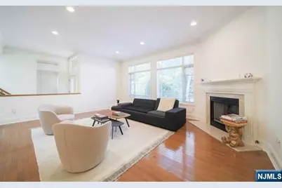148 Hudson Cove 148 #148, Edgewater, NJ 07020 - Photo 6