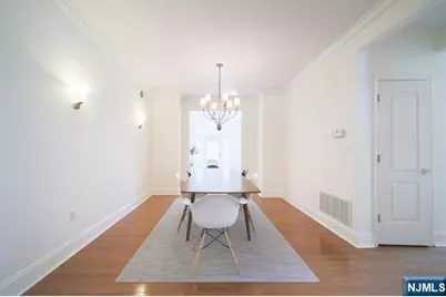 148 Hudson Cove 148 #148, Edgewater, NJ 07020 - Photo 8