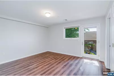148 Oakwood Avenue A #A, Cliffside Park, NJ 07010 - Photo 6