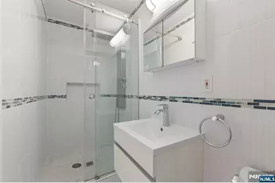 6 Grand Cove Way A06 #A06, Edgewater, NJ 07020 - Photo 24