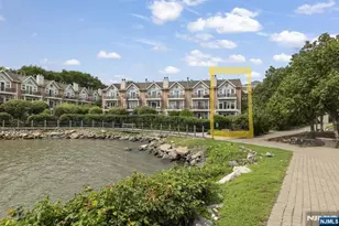 6 Grand Cove Way A06, Edgewater, NJ 07020 - Photo 2