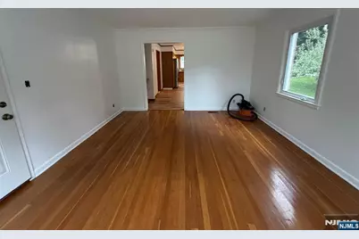649 Oakdene Avenue 1 #1, Ridgefield, NJ 07657 - Photo 8